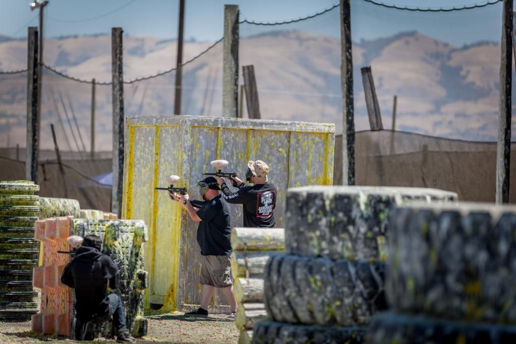 IMAGE: http://i902.photobucket.com/albums/ac225/kaykhong/paintball/IMG_5912.jpg