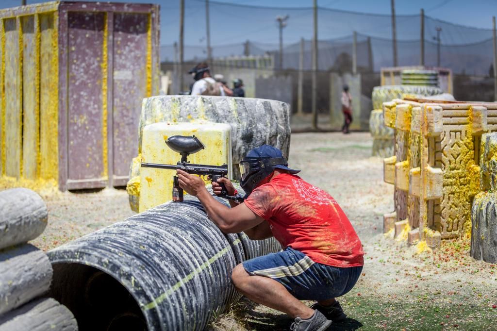 IMAGE: http://i902.photobucket.com/albums/ac225/kaykhong/paintball/IMG_6047.jpg