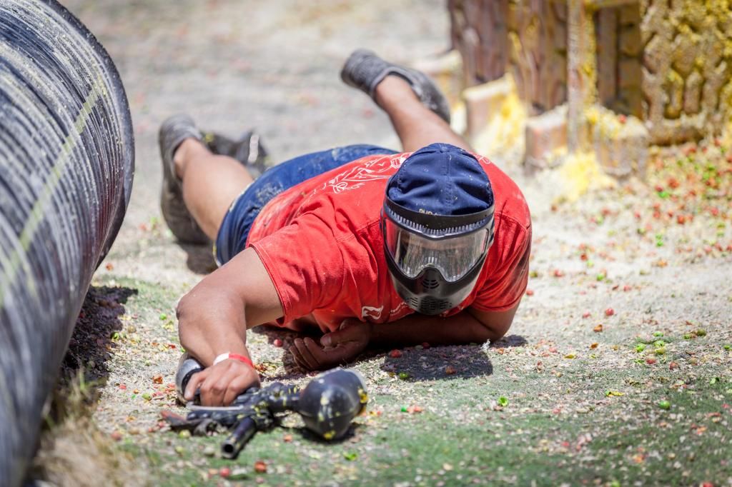 IMAGE: http://i902.photobucket.com/albums/ac225/kaykhong/paintball/IMG_6056.jpg