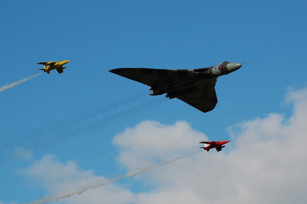 2015-98-26%20147_XH588%20amp%20Friends_z