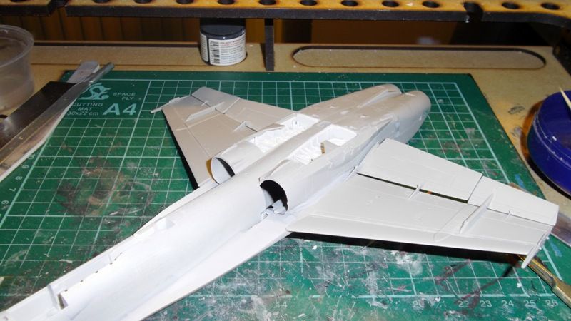 Build11_048HobbyBossFA-18C_zpscb7de970.j