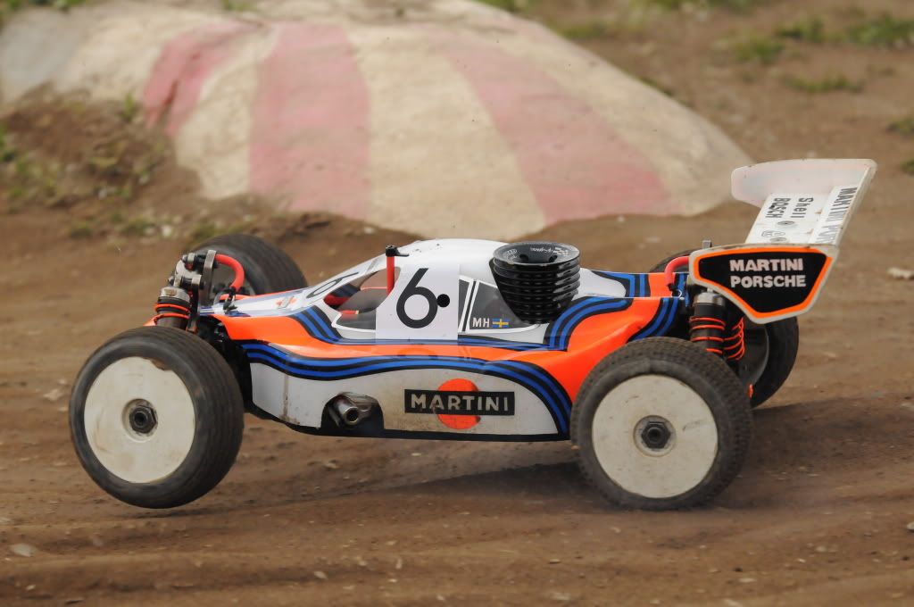 http://i902.photobucket.com/albums/ac229/TeamTurboRC/Sverige%20Cupen%20Skovde%202010/Lillbilen2010037.jpg
