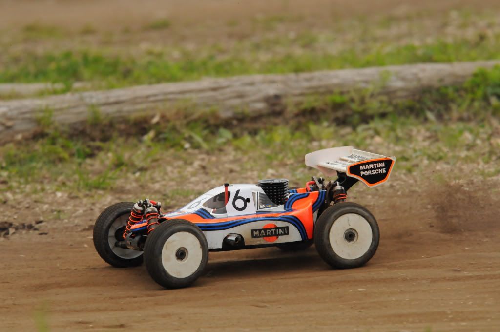 http://i902.photobucket.com/albums/ac229/TeamTurboRC/Sverige%20Cupen%20Skovde%202010/Lillbilen2010039.jpg